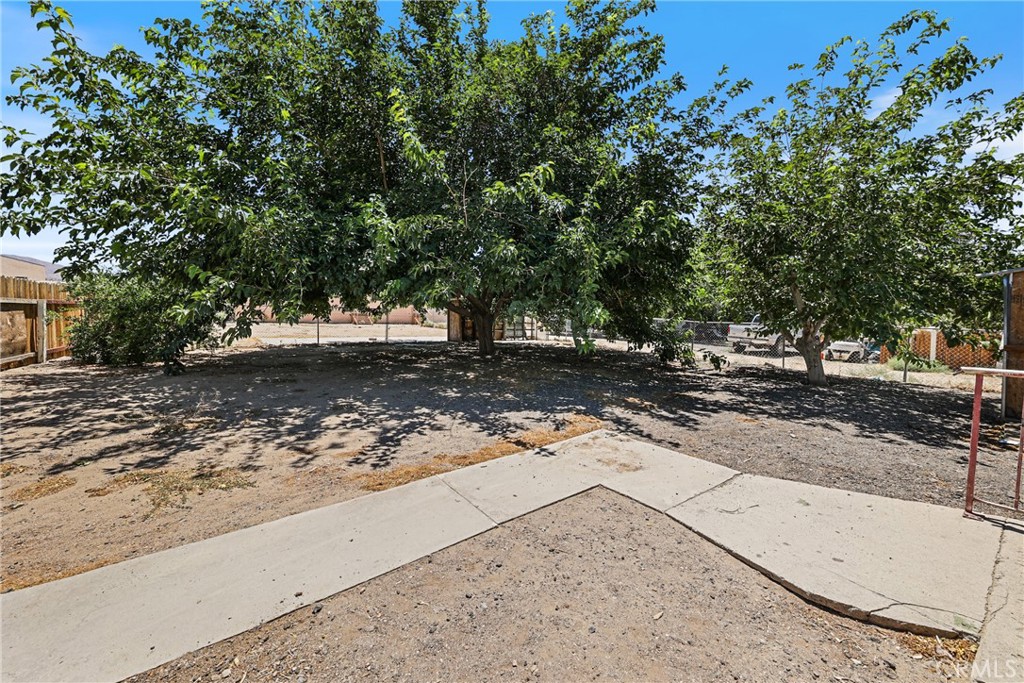 7812 Pearblossom Property Photo 19