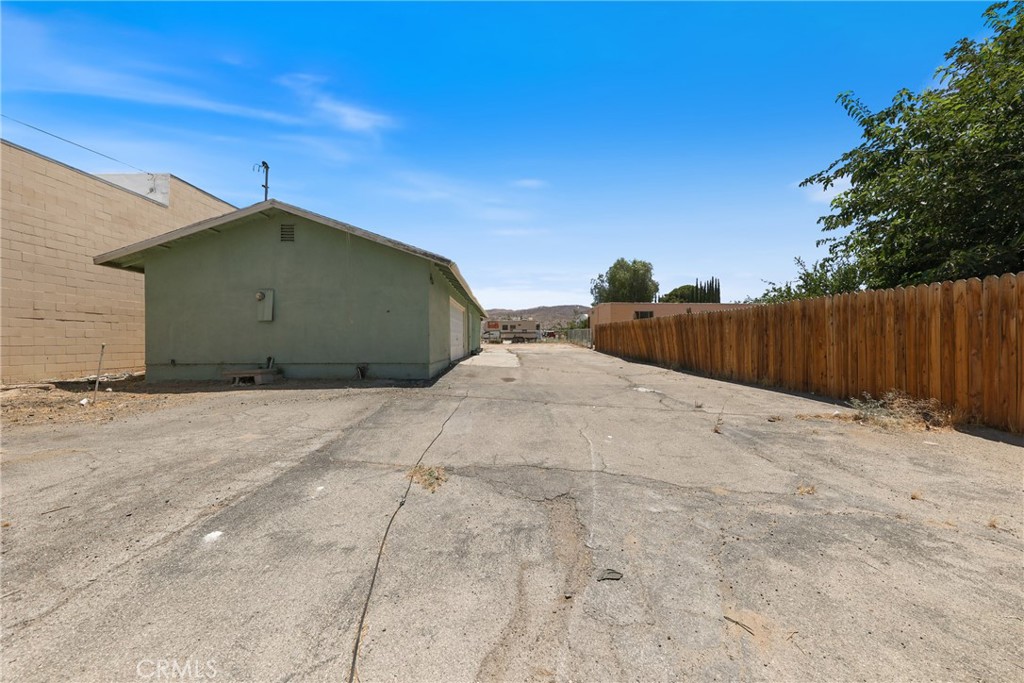 7812 Pearblossom Property Photo 23