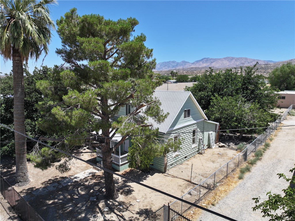 7812 Pearblossom Property Photo 31