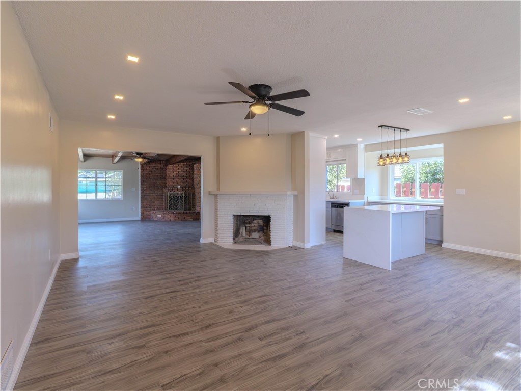 1240 S Bromley Avenue Property Photo 3