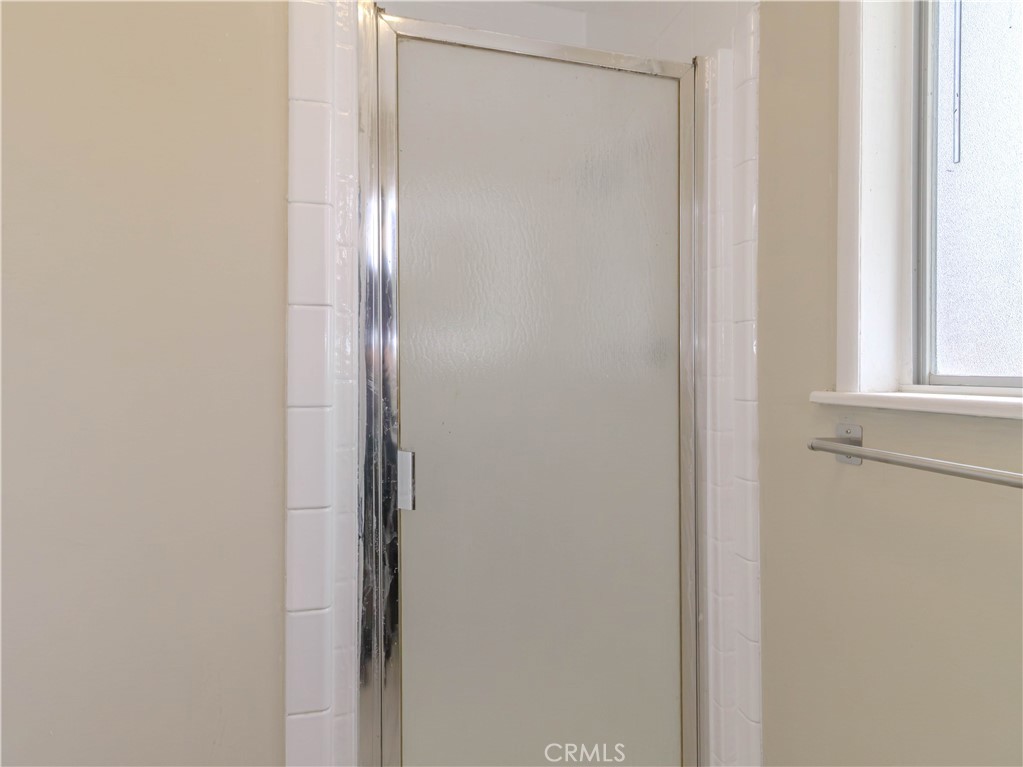 1240 S Bromley Avenue Property Photo 11