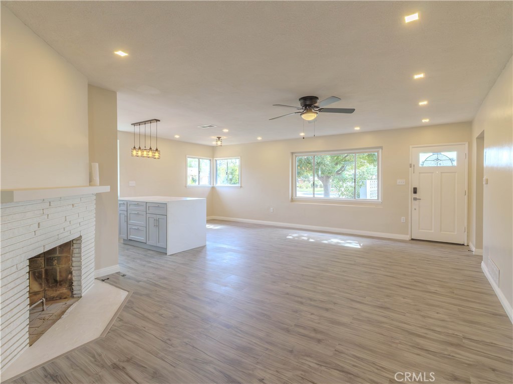 1240 S Bromley Avenue Property Photo 14