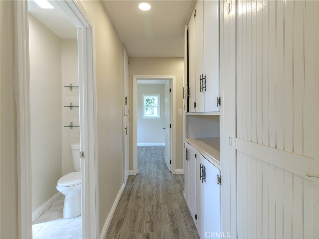 1240 S Bromley Avenue Property Photo 16