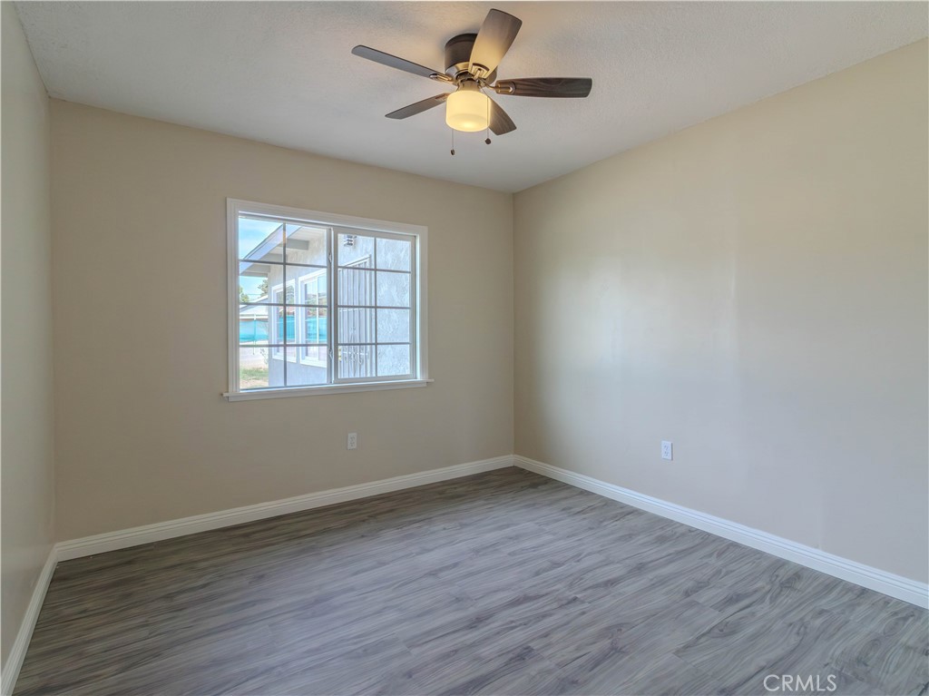 1240 S Bromley Avenue Property Photo 21
