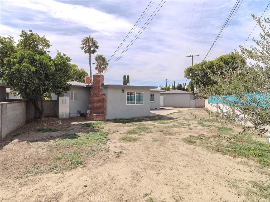 1240 S Bromley Avenue Property Photo 28