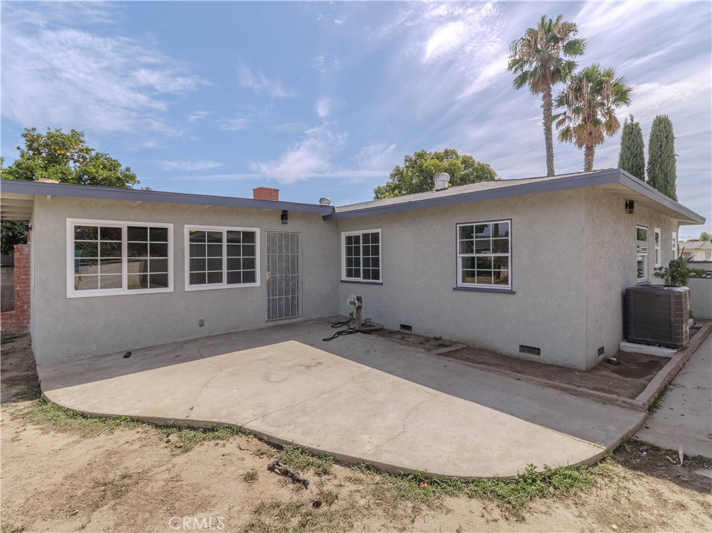 1240 S Bromley Avenue Property Photo 31
