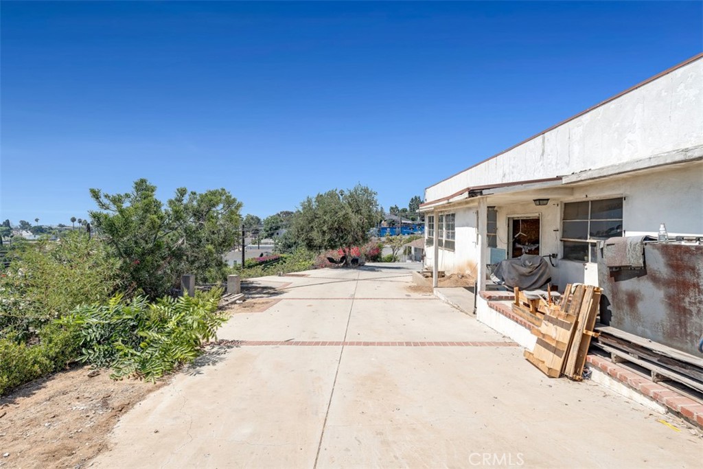 114 N Bonnie Beach Place Property Photo 10