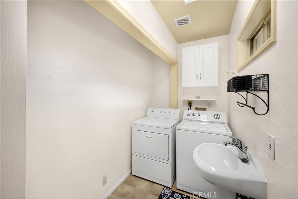 5495 Summit Drive Property Photo 15