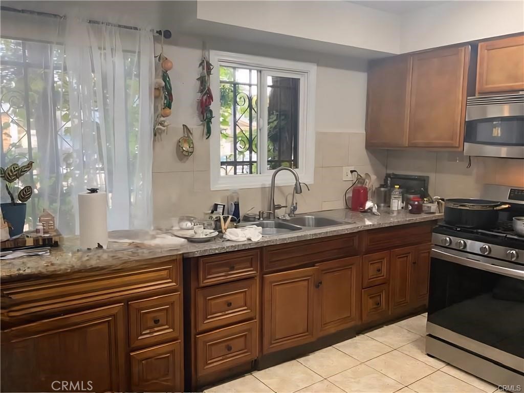 5665 Franklin Avenue Property Photo 24