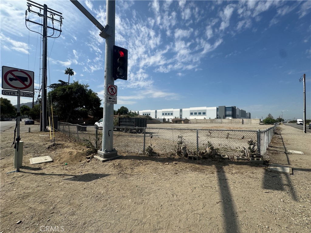 10512 Juiper Avenue Property Photo 3