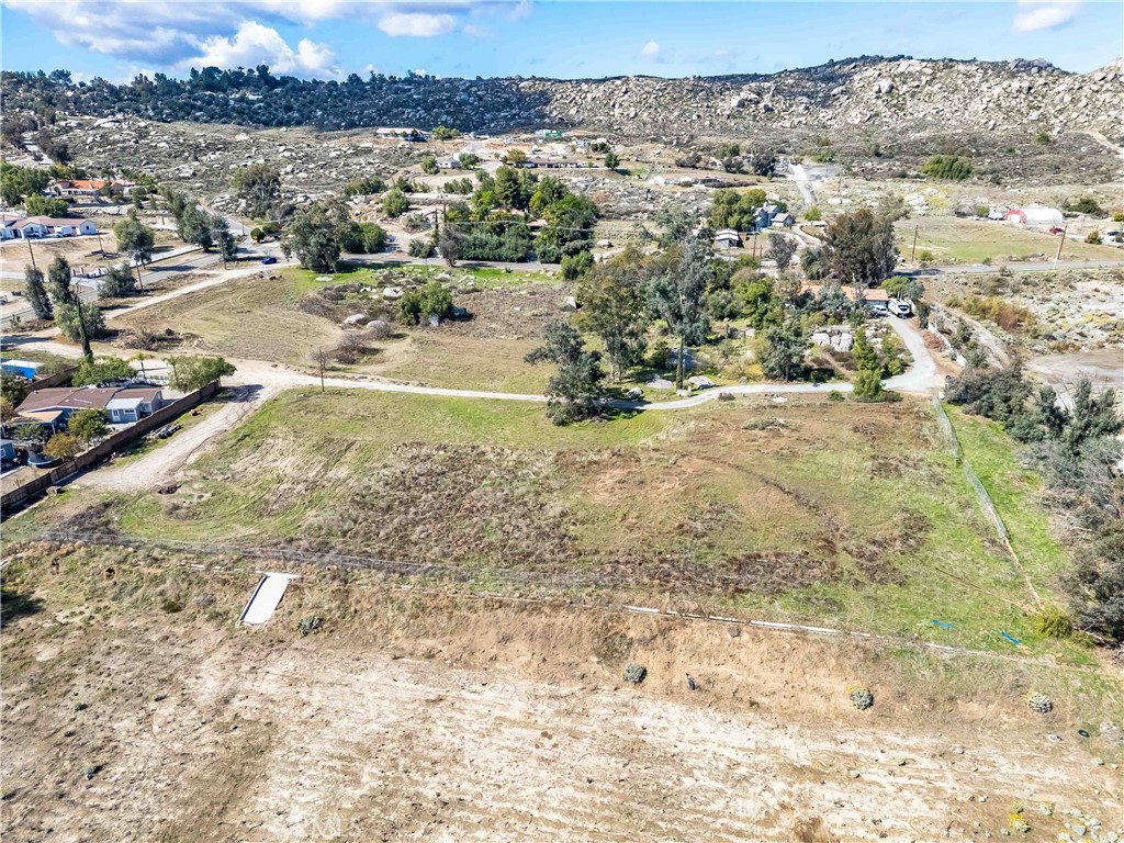 24001 -24002 Nuevo Road Property Photo 5