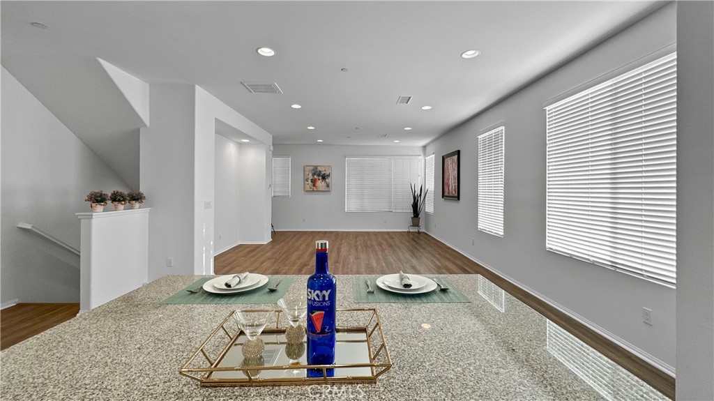 422 W Route 66 100 Property Photo 1