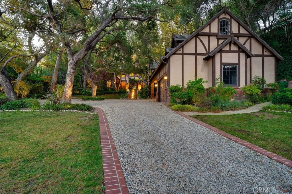 5200 Jessen Drive Property Photo 4