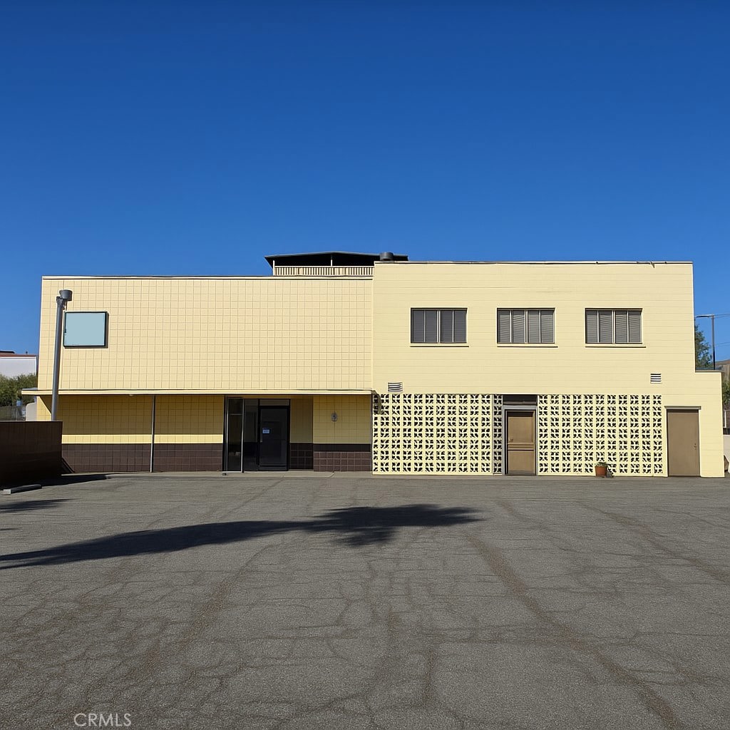 400 S La Brea Property Photo 3