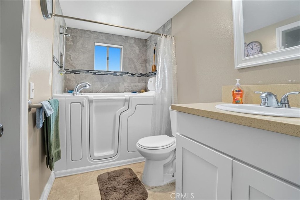 1234 N Laurel Property Photo 23