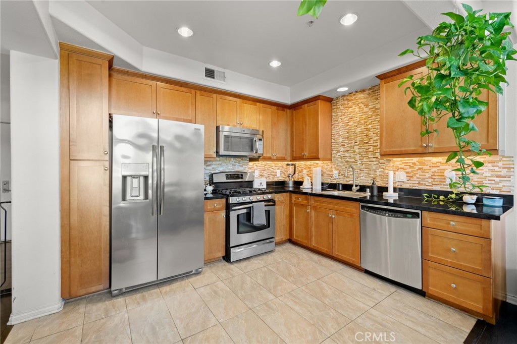 360 W Avenue 26 401 Property Photo 2
