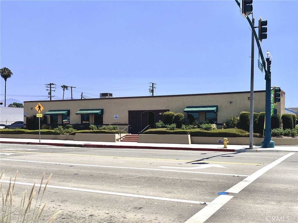 724 N Barranca Unit B Avenue Property Photo 1