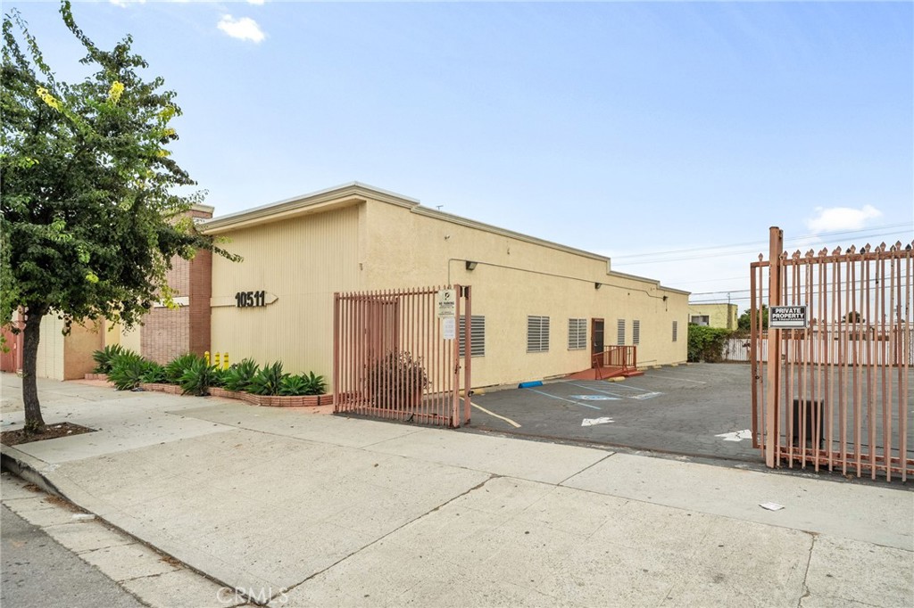 10511 S Western Property Photo 3