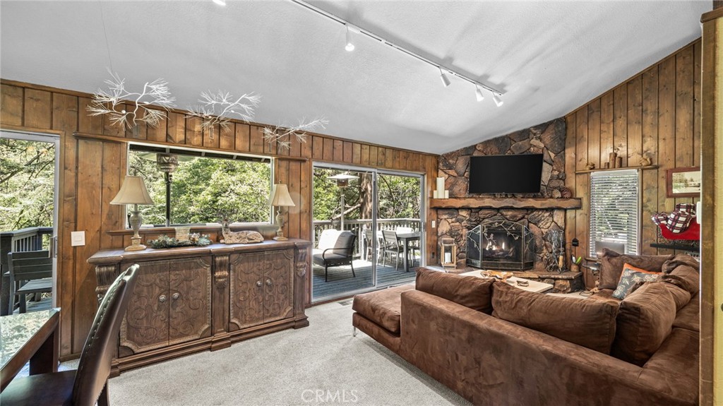 582 Kuffel Canyon Road Property Photo 6