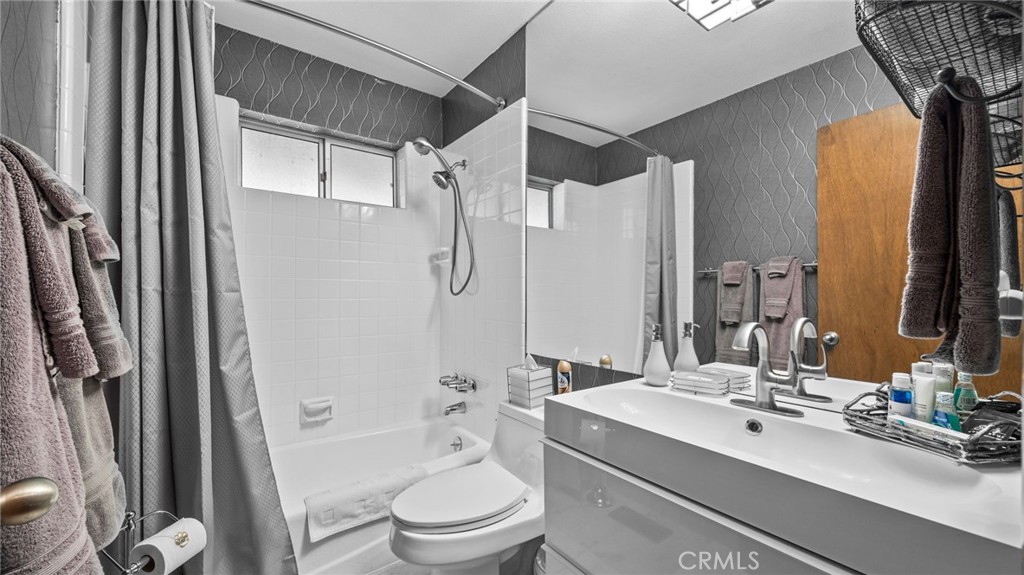 582 Kuffel Canyon Road Property Photo 16