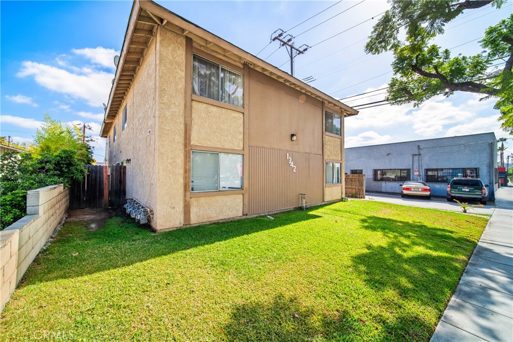 1342 Edgewood Property Photo 8