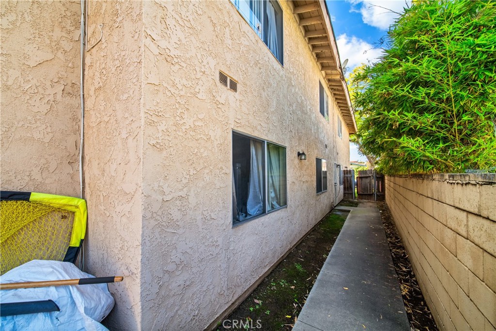 1342 Edgewood Property Photo 14