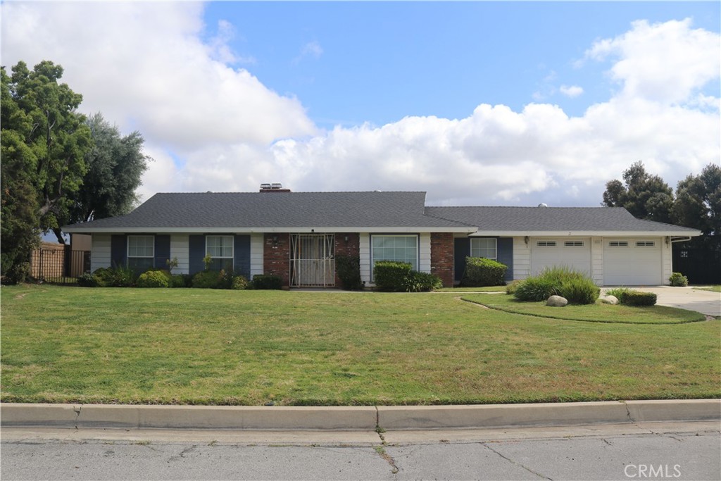 5723 N Sycamore Avenue Property Photo 1