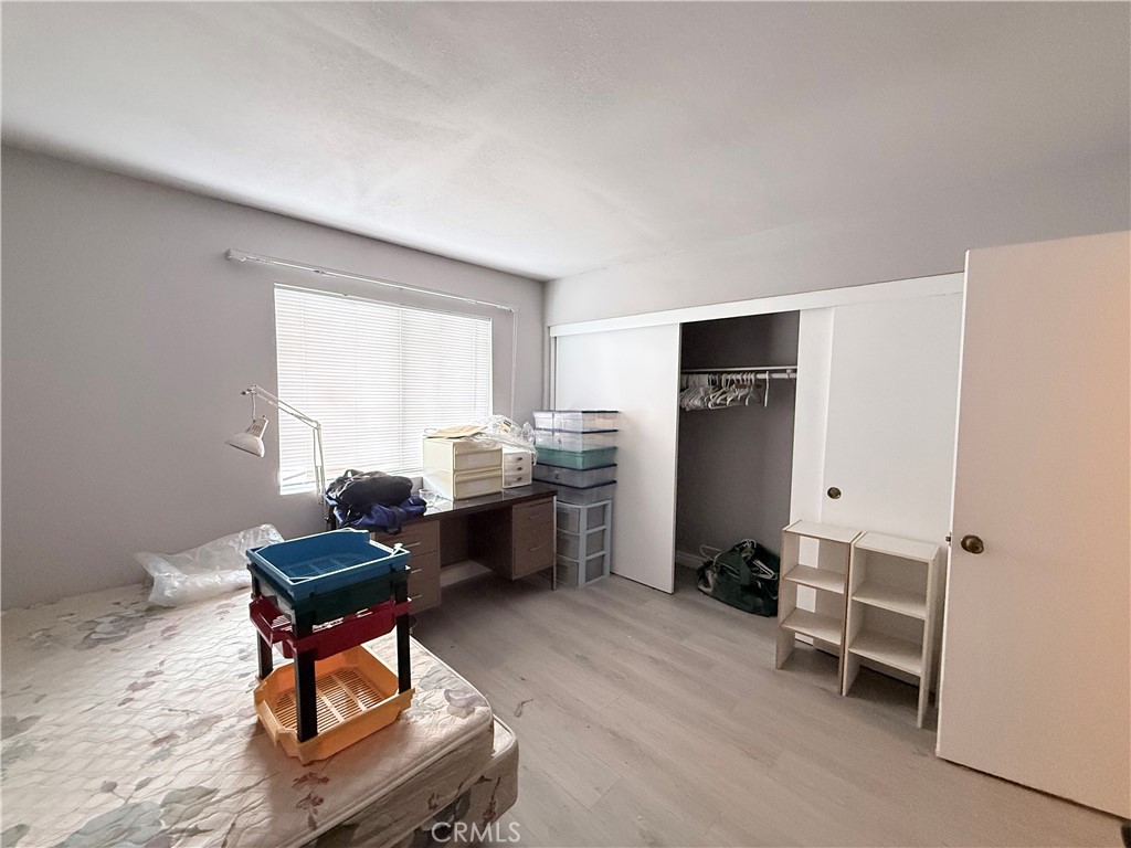 13721 Los Angeles Property Photo 5