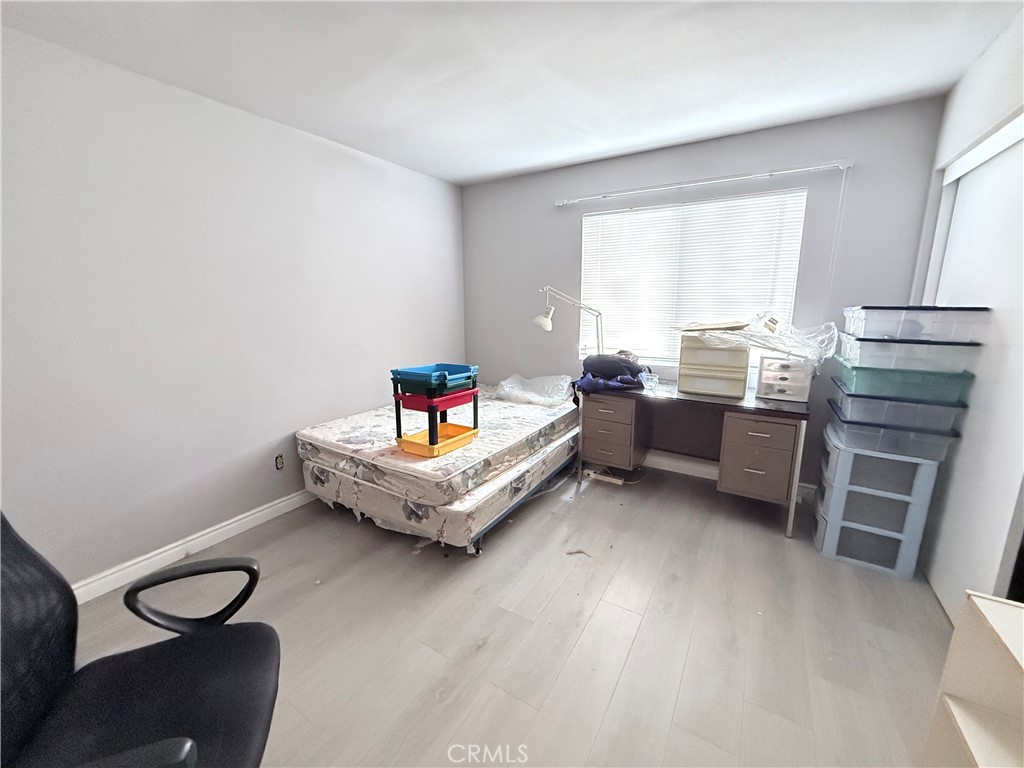 13721 Los Angeles Property Photo 7
