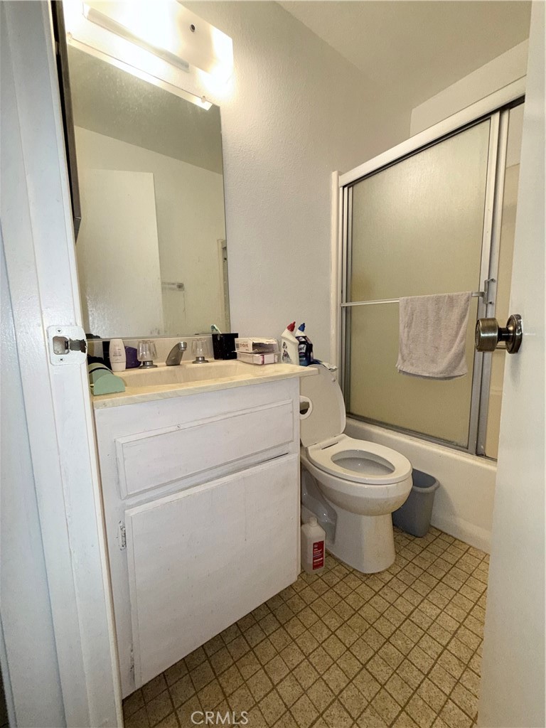 13721 Los Angeles Property Photo 8
