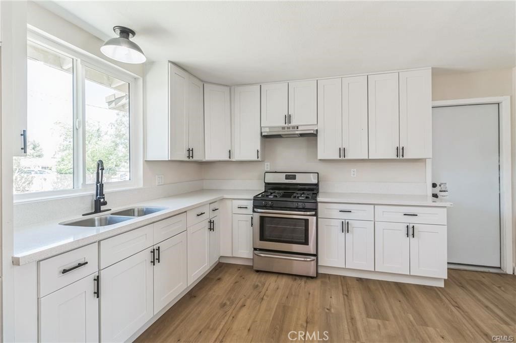 18747 Albany Court Property Photo 4