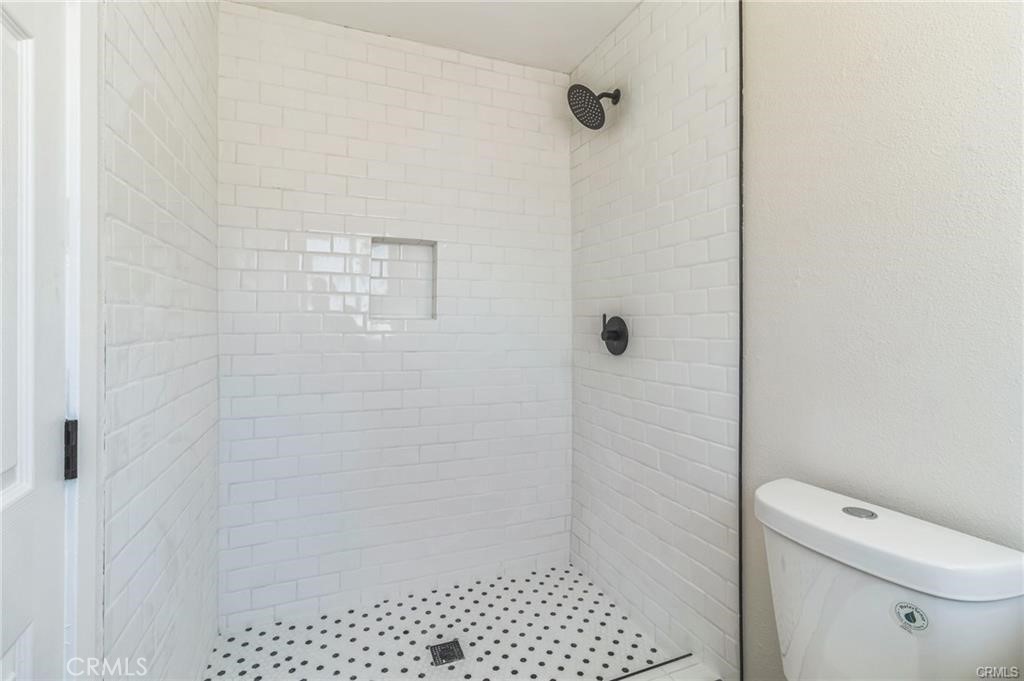18747 Albany Court Property Photo 14