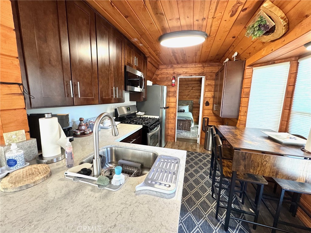 29166 Lyon Drive Property Photo 8