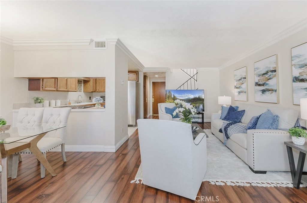 11827 Loma Drive 15 Property Photo 3