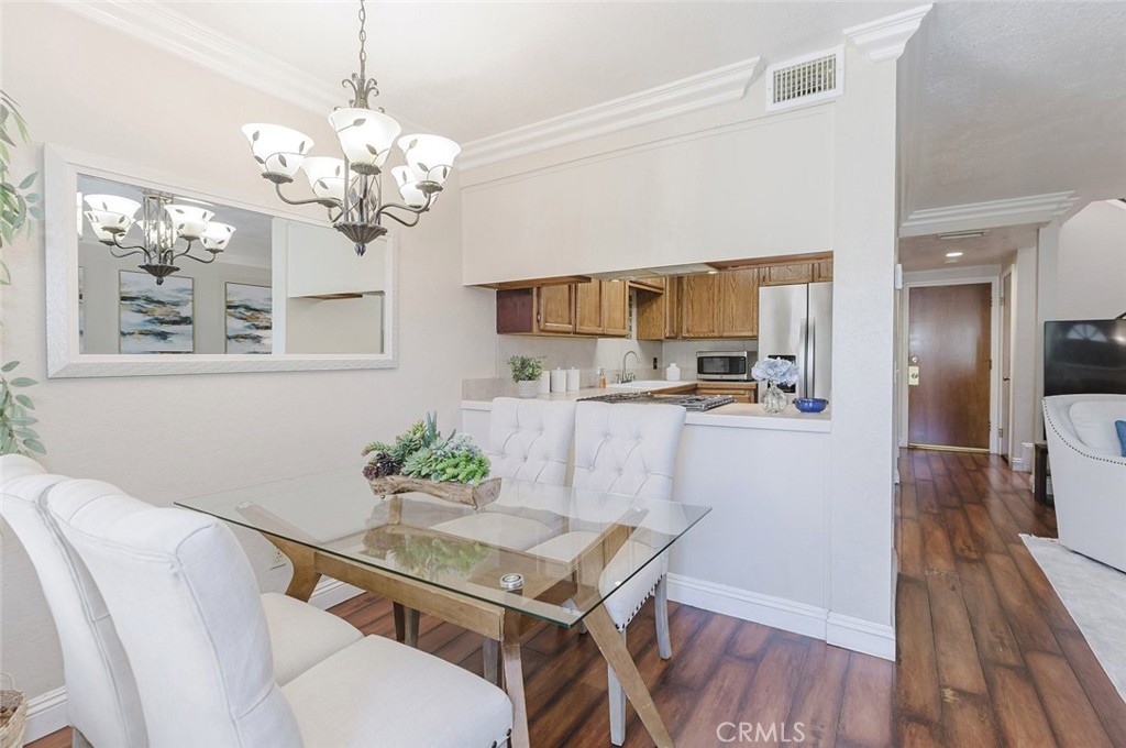 11827 Loma Drive 15 Property Photo 4