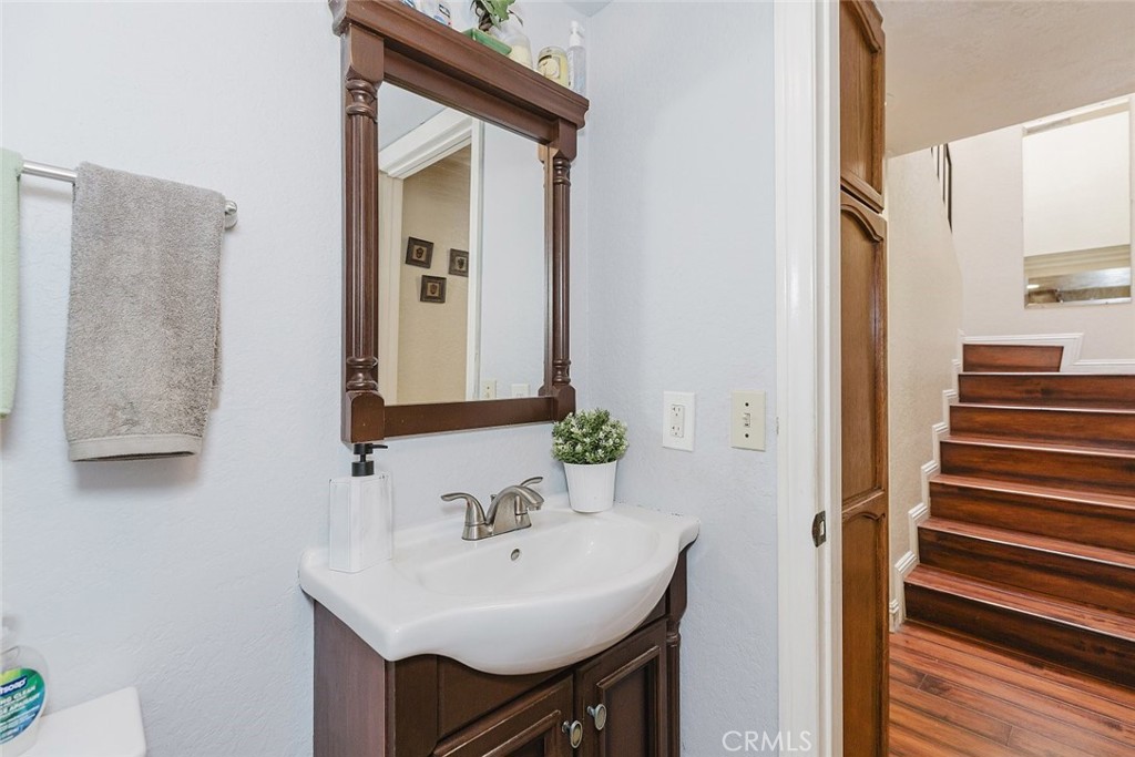 11827 Loma Drive 15 Property Photo 16