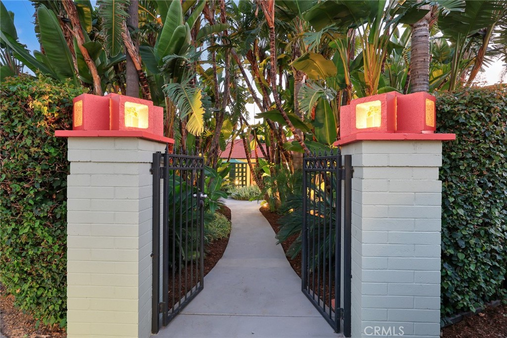 459 N Barranca Ave Property Photo 2