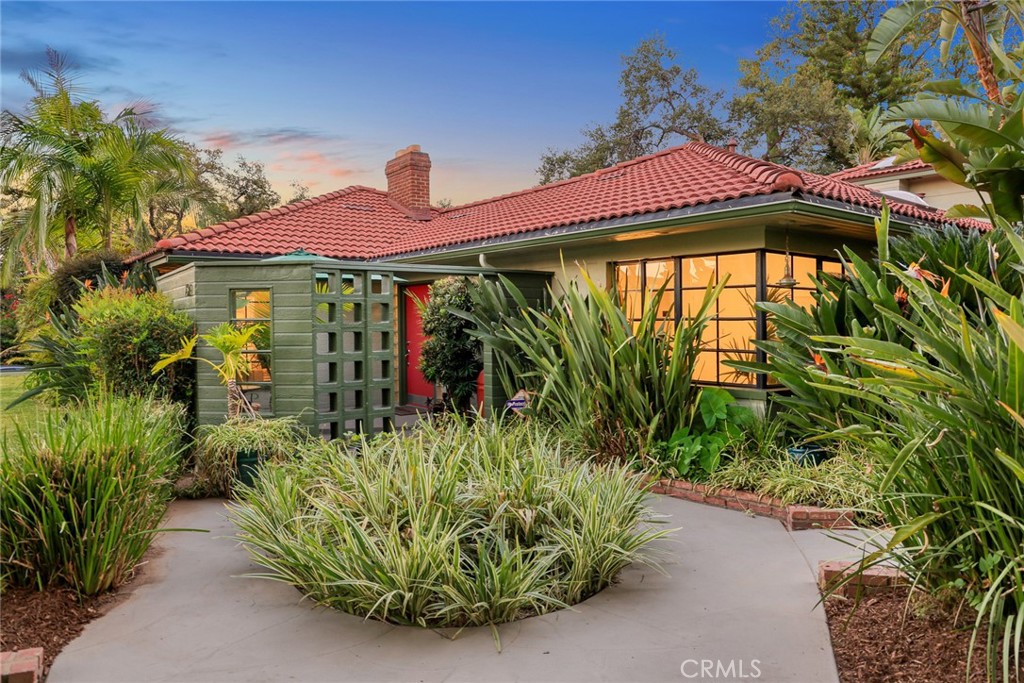 459 N Barranca Ave Property Photo 3