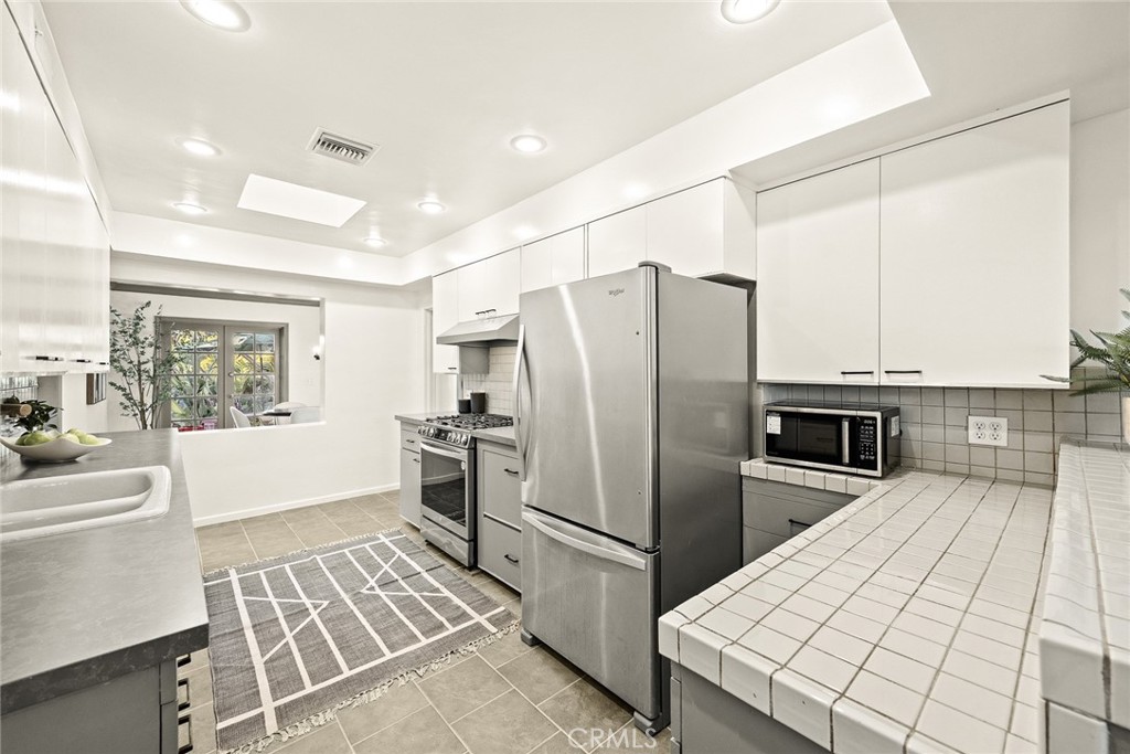 459 N Barranca Ave Property Photo 15