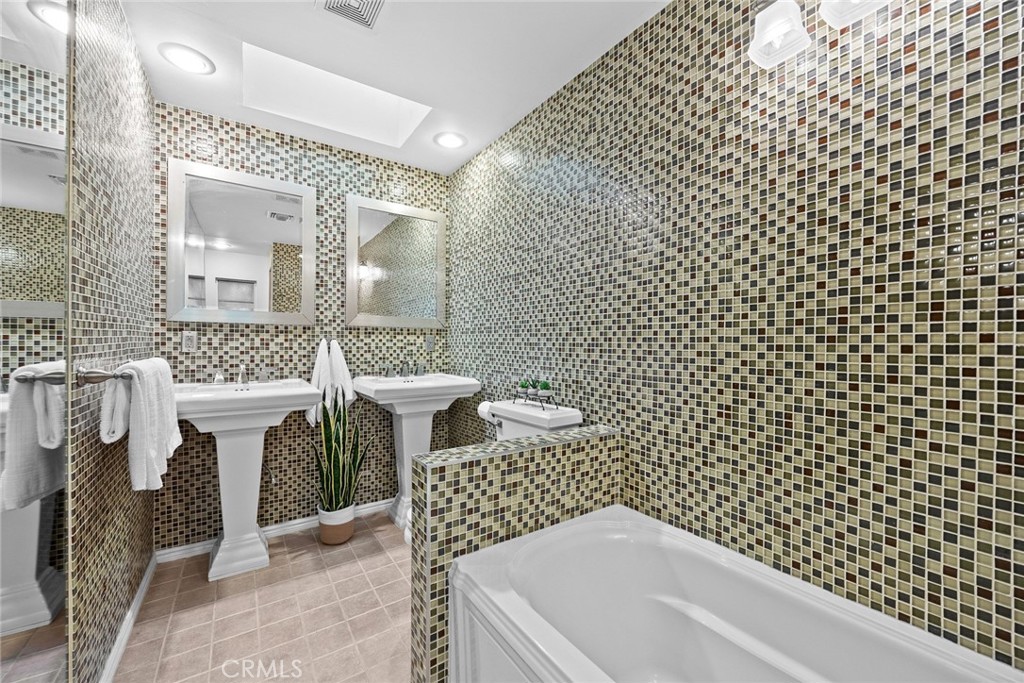 459 N Barranca Ave Property Photo 29