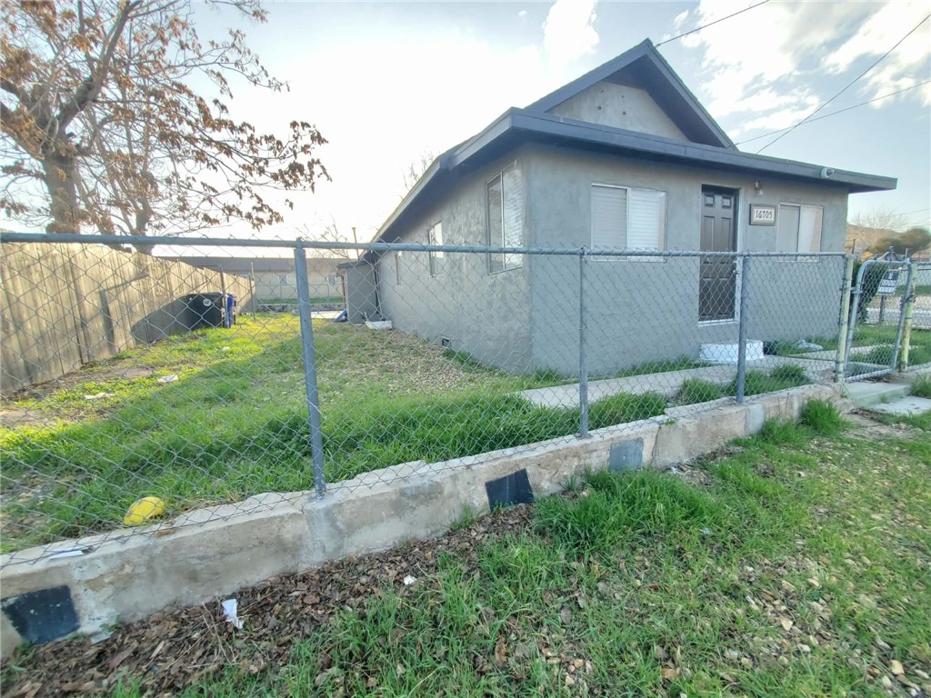 16705 C Street Property Photo 2