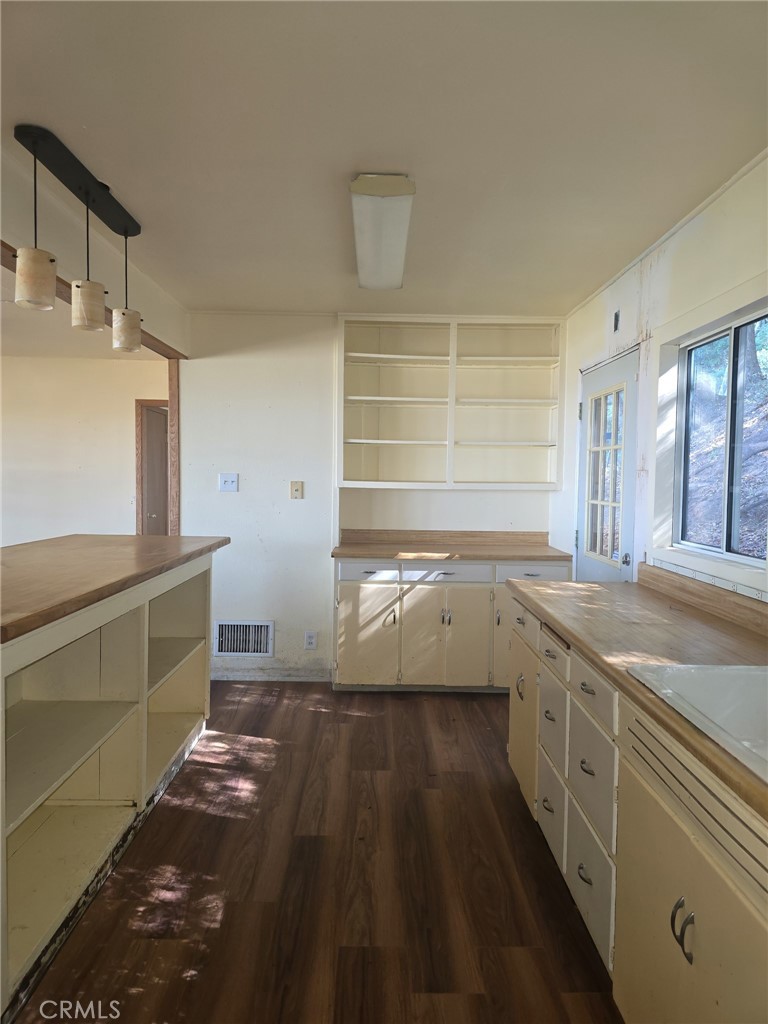 629 Chateau Property Photo 14