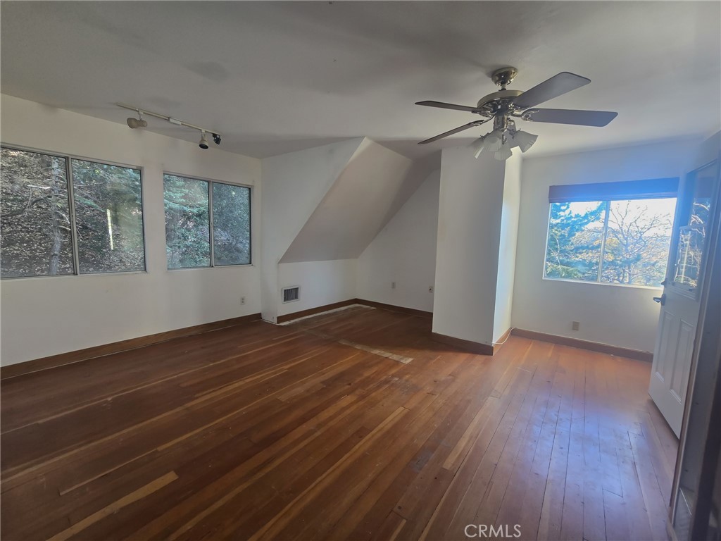 629 Chateau Property Photo 28