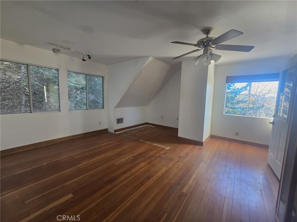 629 Chateau Property Photo 28