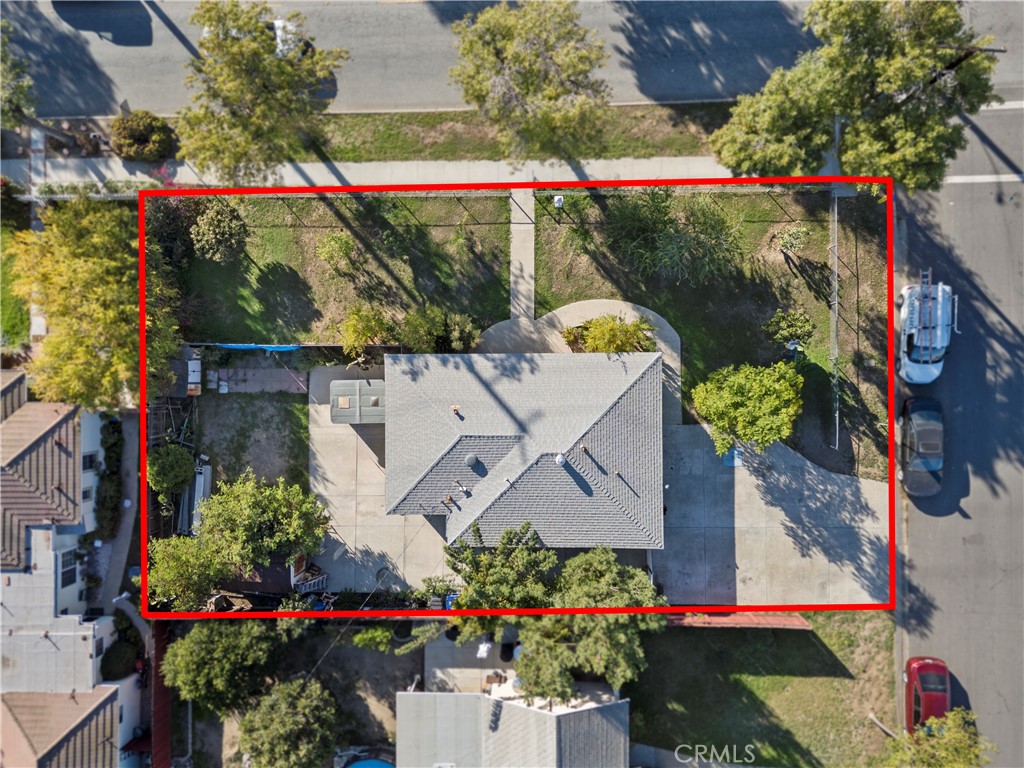 308 S Campus Avenue Property Photo 6