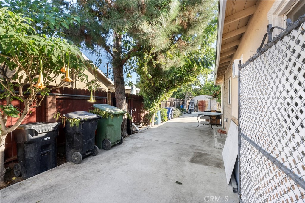 308 S Campus Avenue Property Photo 11