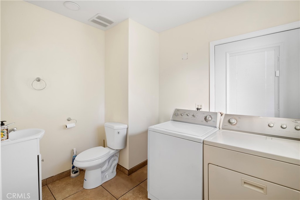 308 S Campus Avenue Property Photo 33