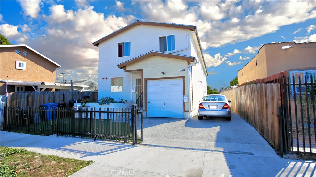 1566 E 106th Street E Property Photo 1