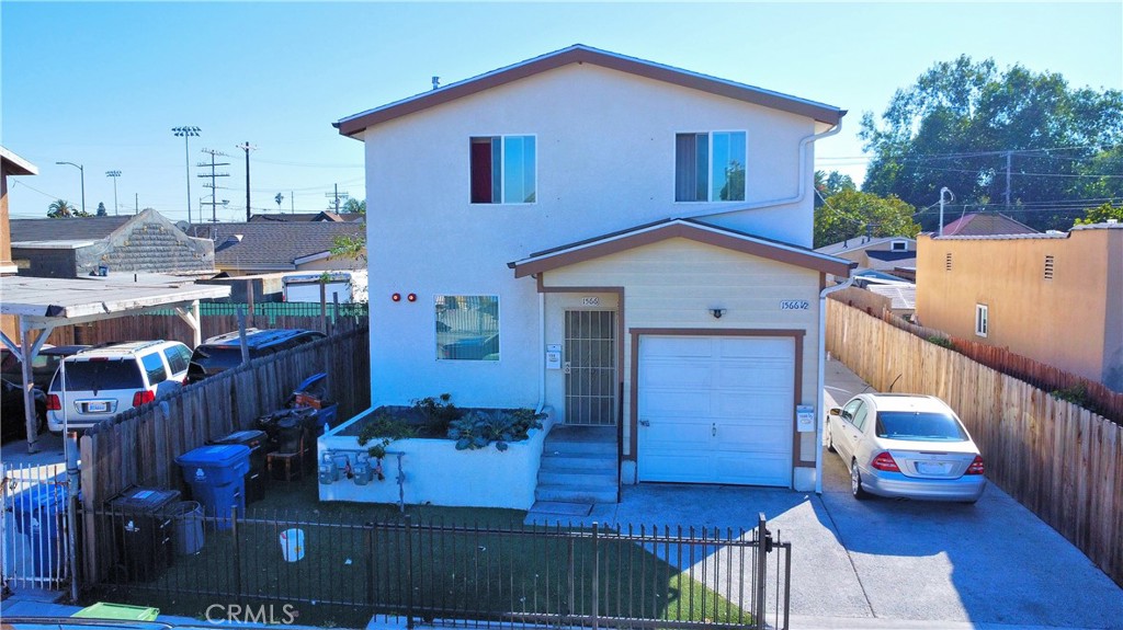 1566 E 106th Street E Property Photo 2