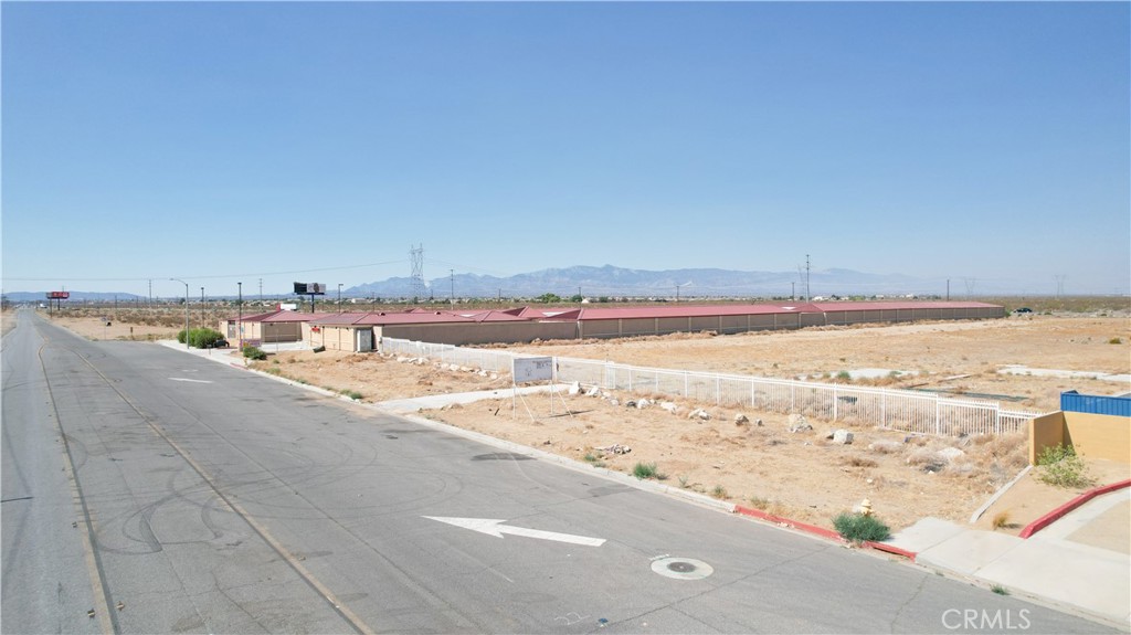 16454 Adelanto Road Property Photo 6